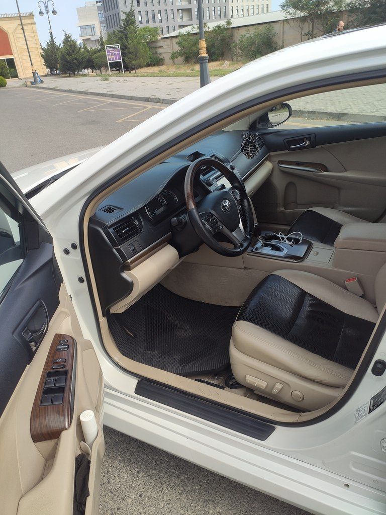 Toyota Camry, 2.5 L, 2013 il, 300 000 km — Avtomobillər, Bakı (10)