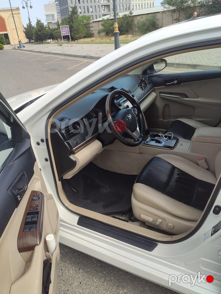 Toyota Camry, 2.5 L, 2013 il, 300 000 km — Avtomobillər, Bakı (10)