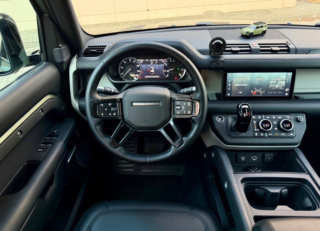 Land Rover Defender, 2.0 L, 2021 il, 146 000 km — Avtomobillər, Bakı (12)