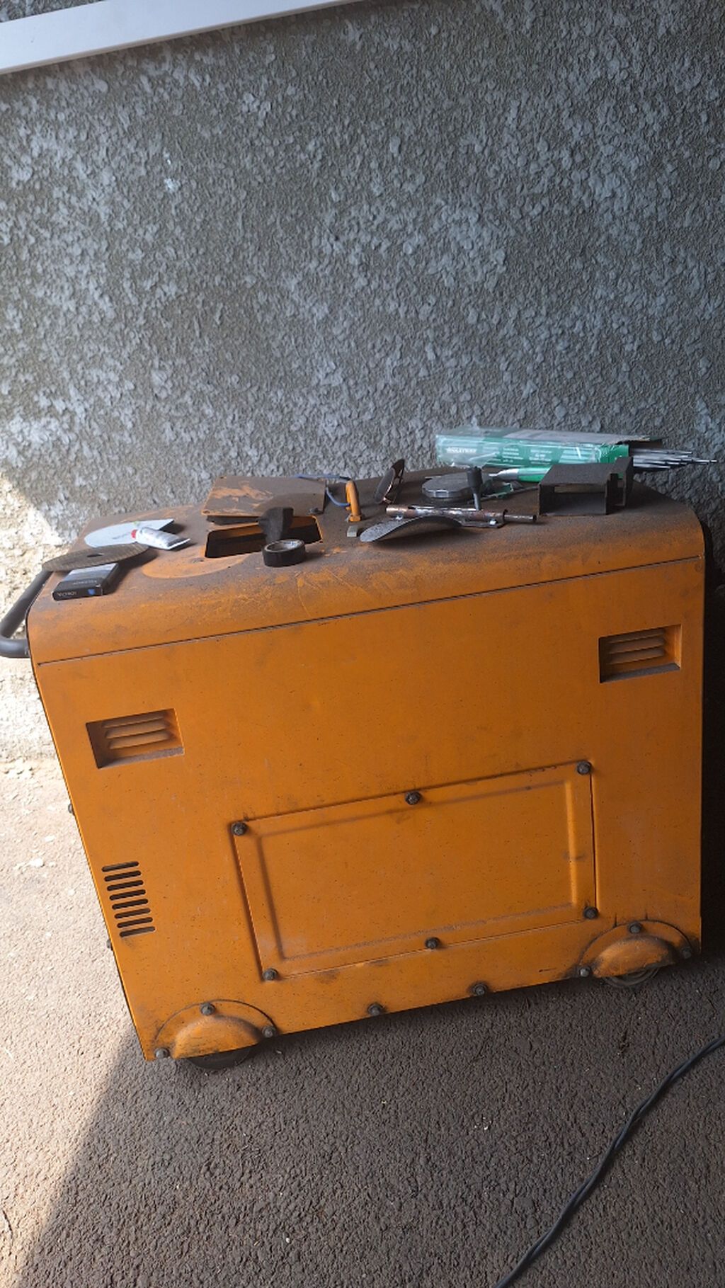 Generator satilir 1100 etrafli melumat.ucun 070 734 39 39 — Mallar, Bakı (5)