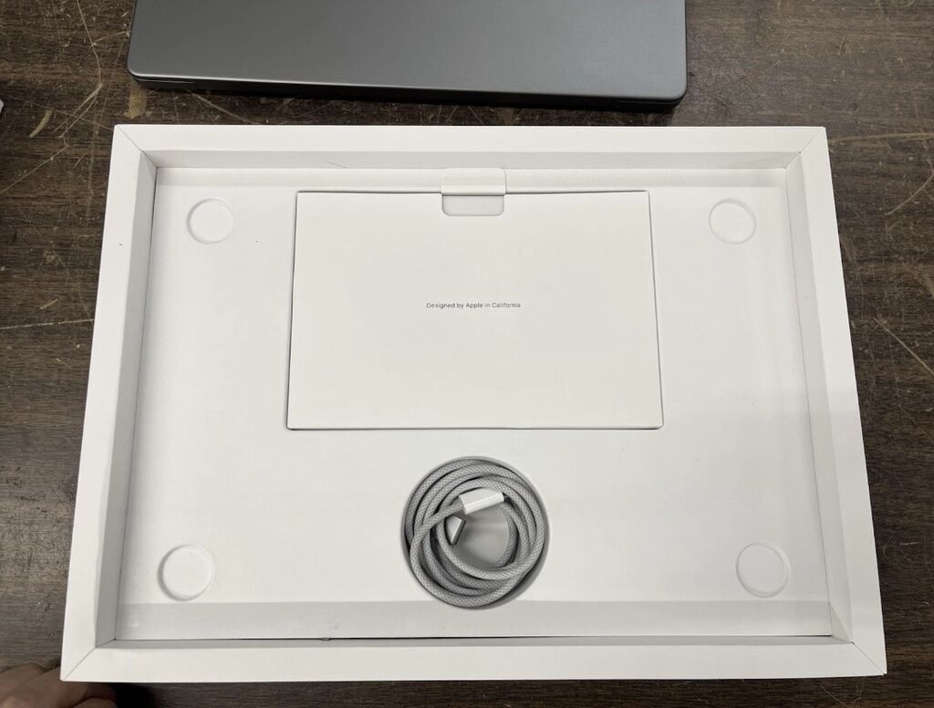 Apple MacBook Pro M3 noutbuku, space gray rəngdə, orijinal qutusu və — Apple Macbook, Bakı (2)