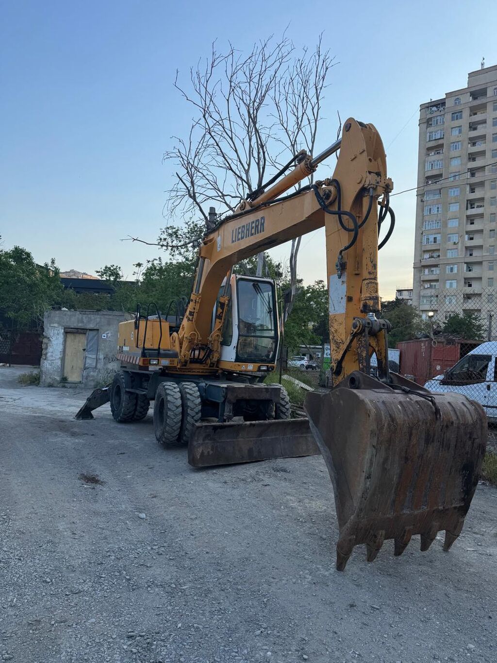 Liebherr 904 təkərli ekskavator.İl 2000, işləmə saatı 27000, çox əla — Ekskavatorlar, Bakı (4)
