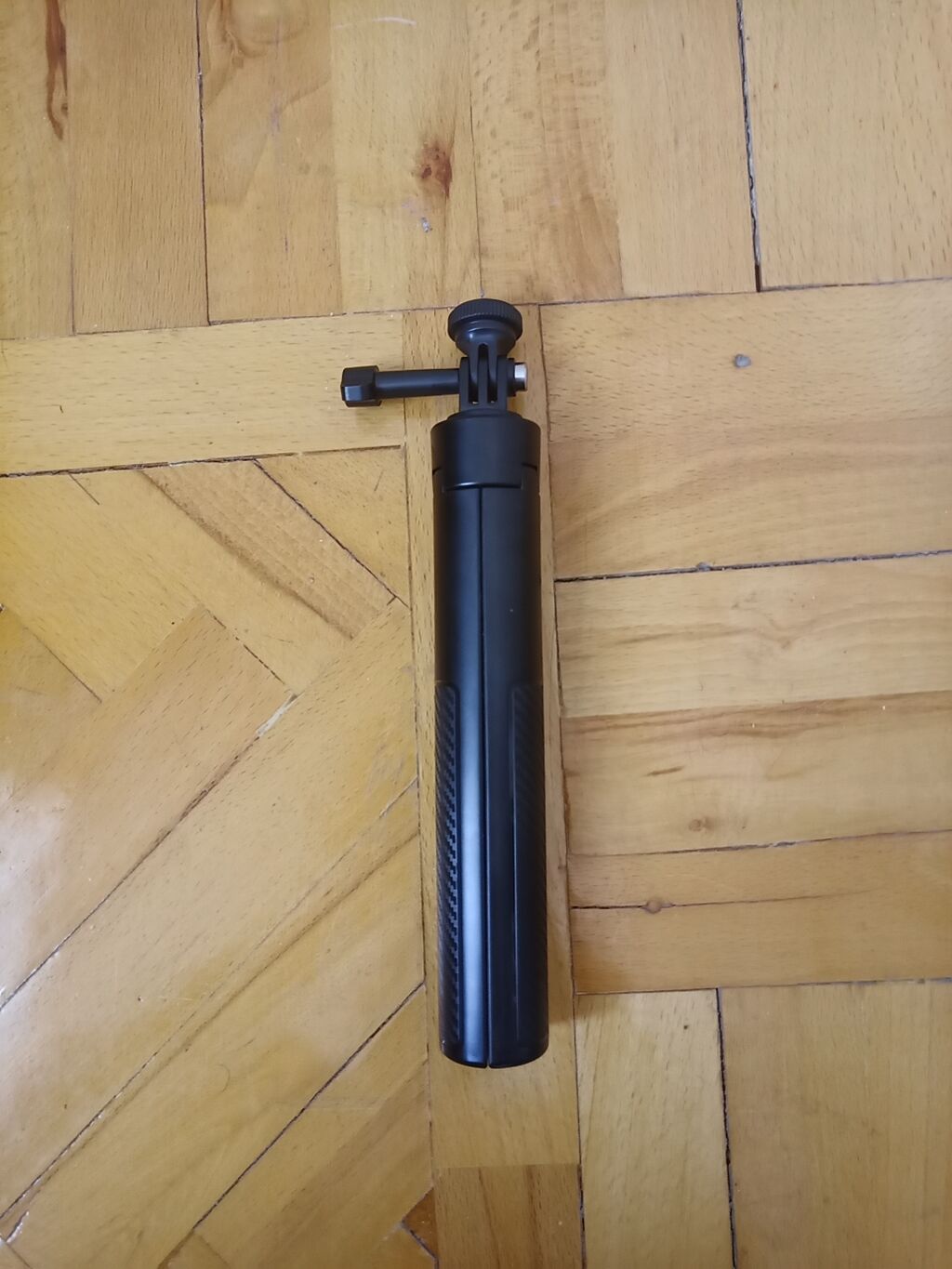 Qatlana bilən teleskopik tripod/selfie stick təqdim olunur. Telefon — Elektronika, Bakı (3)