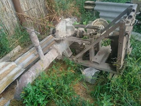 Su nasosu aqreqatı satılır. Şəkillərdə göründüyü kimi qurğu metal