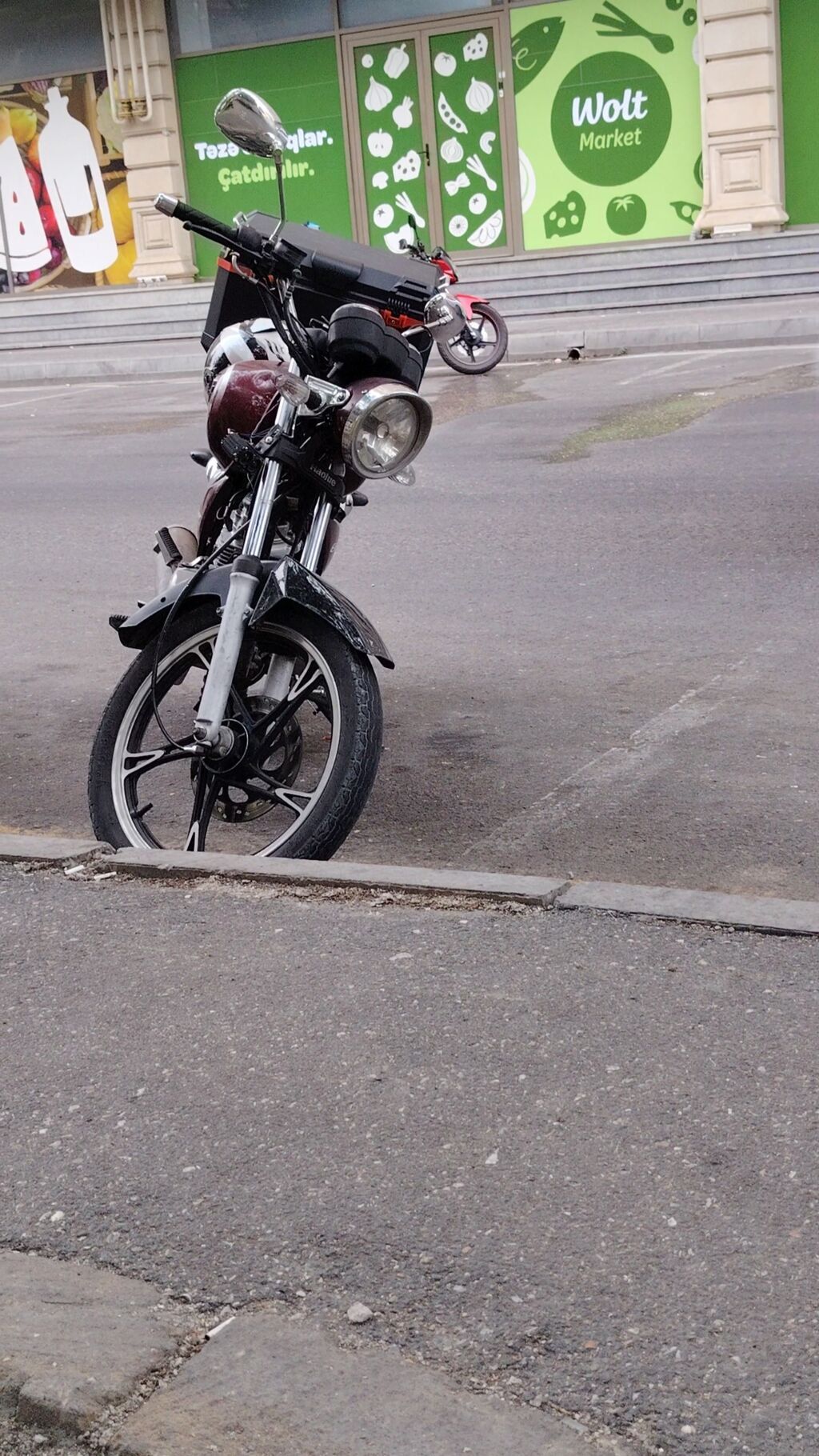 Kuryer işi və gündəlik istifadə üçün uyğun motosiklet. Şəkillərdə — Motosikletlər, Bakı (3)