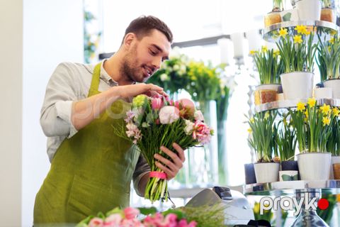 Florist tələb olunur