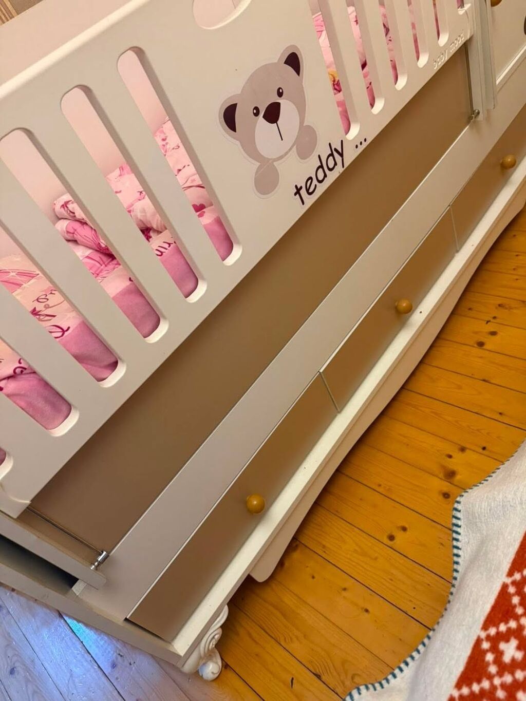 Kravat 110azn satilir 300azn alinib heç bir difekti yoxdu təzədən — Mebel, Bakı (2)