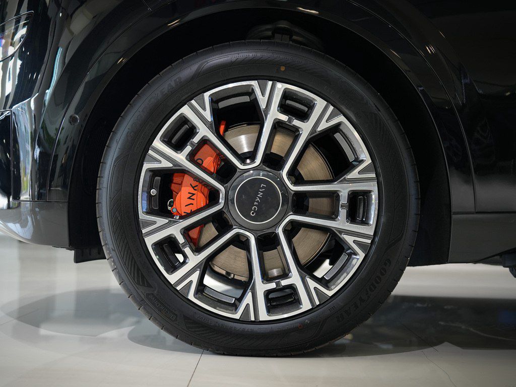 Lynk & Co 900, 2.0 L, 52.38 kWh, 2026 il, yeni — Avtomobillər (11)