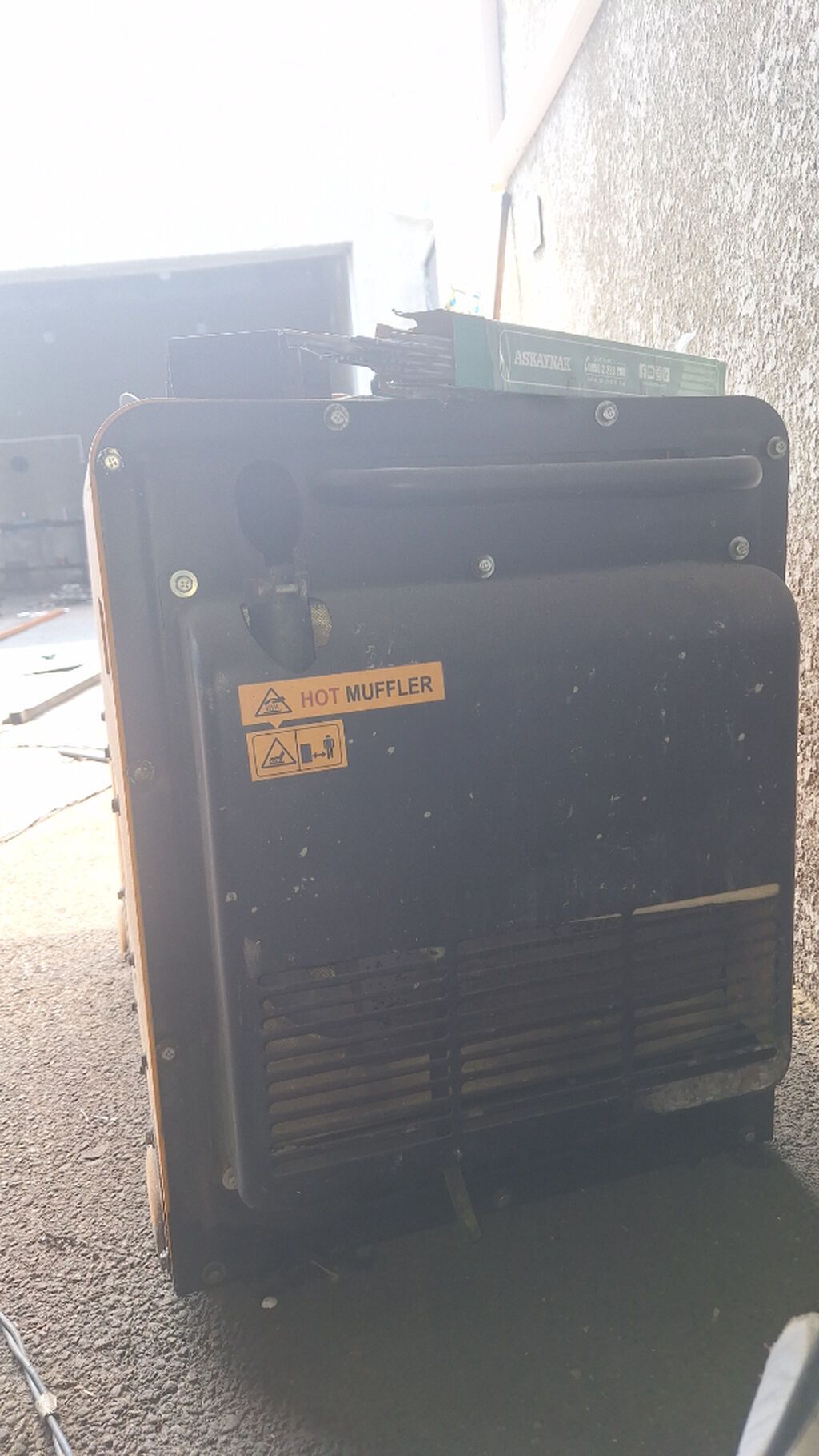 Generator satilir 1100 etrafli melumat.ucun 070 734 39 39 — Mallar, Bakı (3)