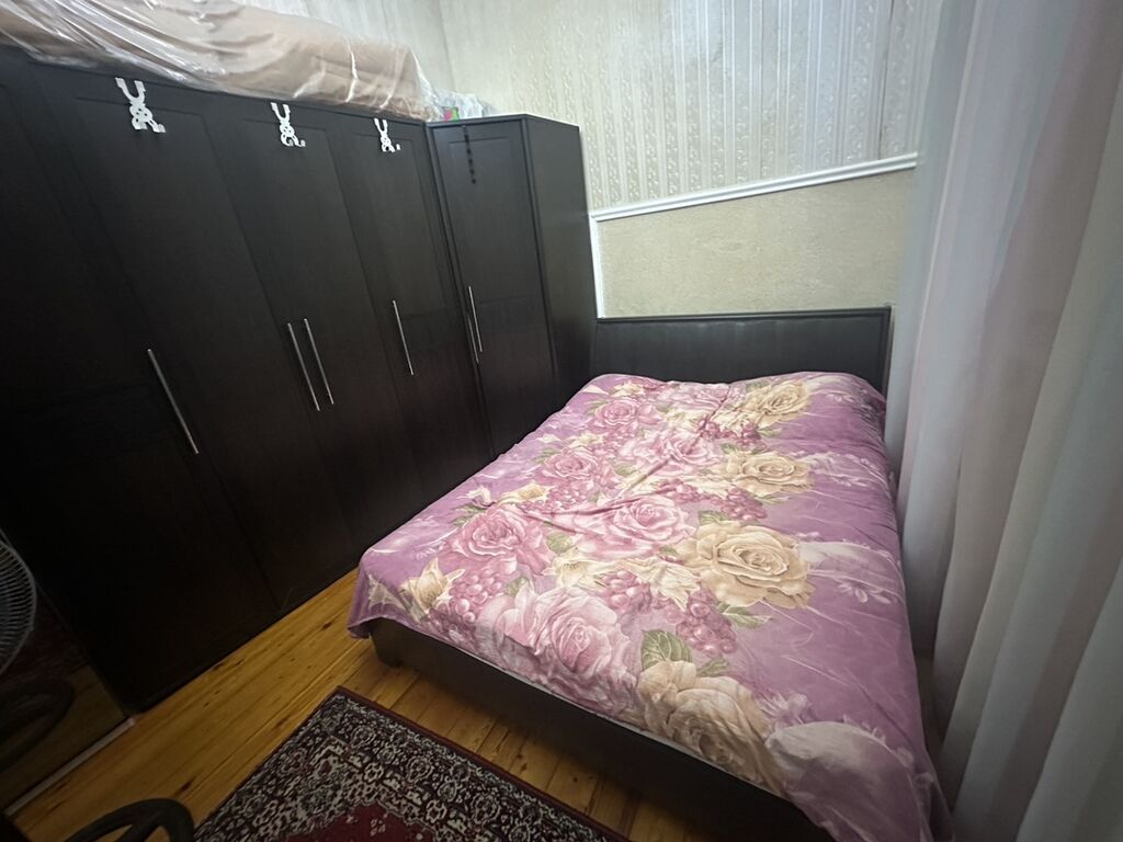 Yataq otağı mebel dəsti satılır. Dəstə şəkildə görünən əsas hissələr — Mebel, Bakı (4)