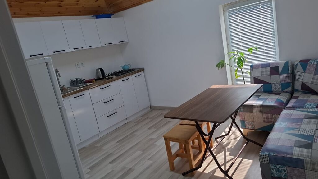 Şəkillərdə geniş və işıqlı yaşayış sahəsi olan ev/interyer təqdim — Daşınmaz əmlak, Xırdalan (4)