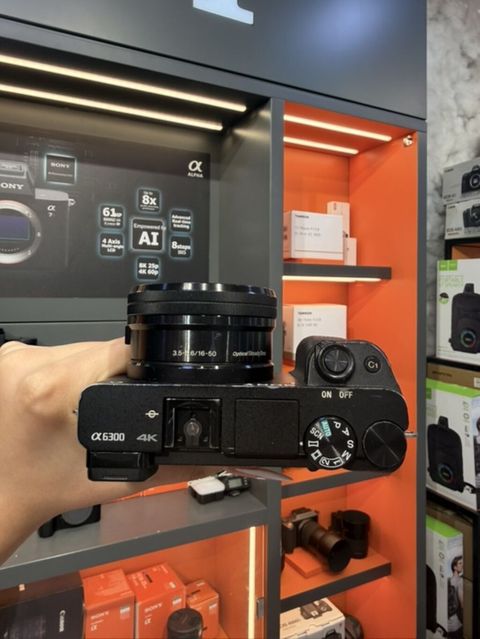 Sony Alpha a6300 güzgüsüz fotoaparat, 16-50 mm OSS obyektivlə birlikdə — Bakı