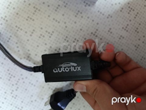 Auto-lux markalı avtomobil işıqlandırma dəsti. Dəstə 2 ədəd LED far