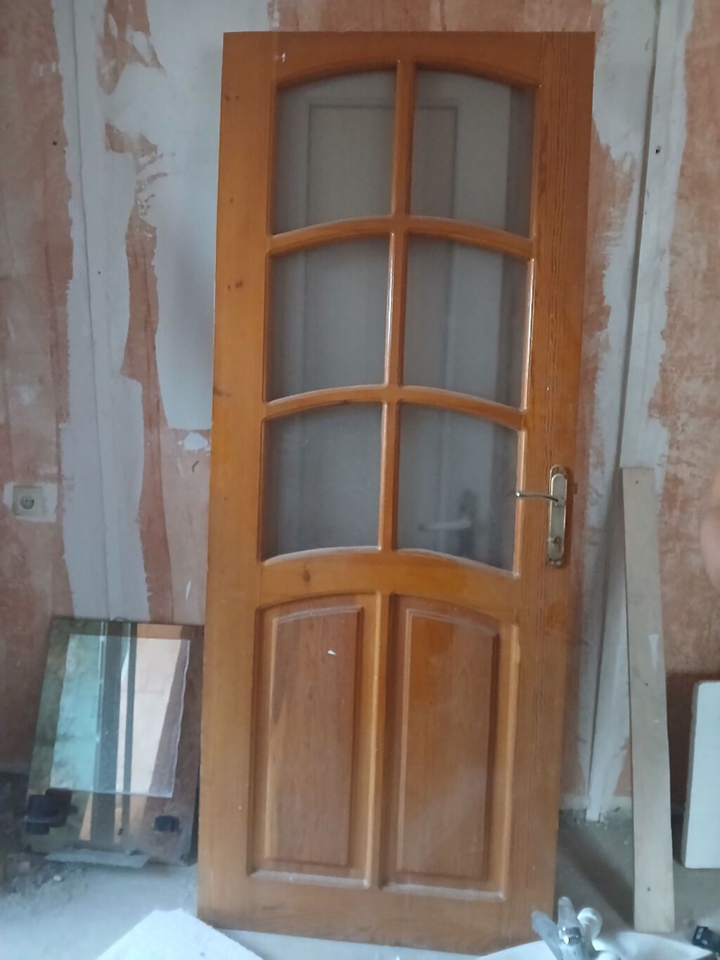 Fındıq ağacından hazırlanıb.Çoox keyfiyyətli qapılardı, bu qapıdan 3 — Mallar, Bakı (3)