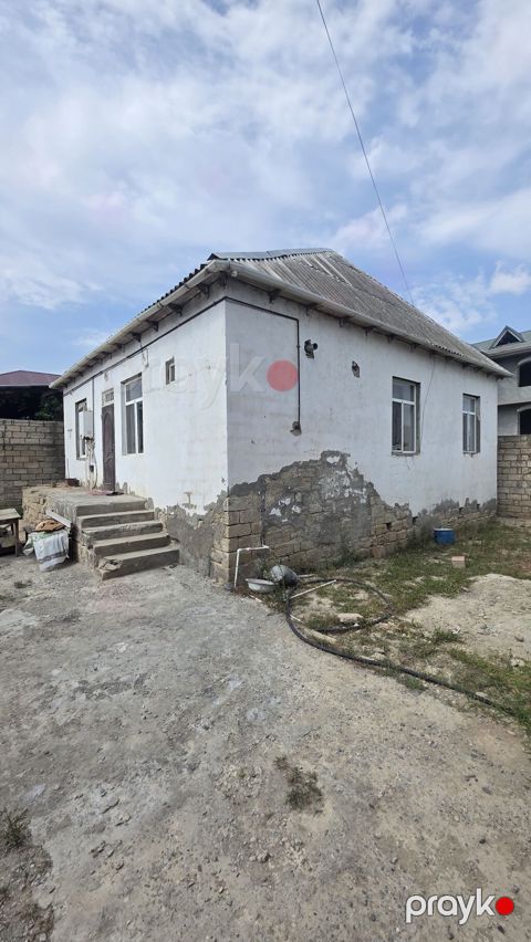3 otaqlı, 90 kv. m, Təmirsiz