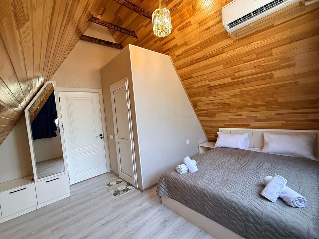 Hovuzlu və geniş həyətli A-frame tipli günlük villa təqdim olunur — Daşınmaz əmlak, Qəbələ (10)