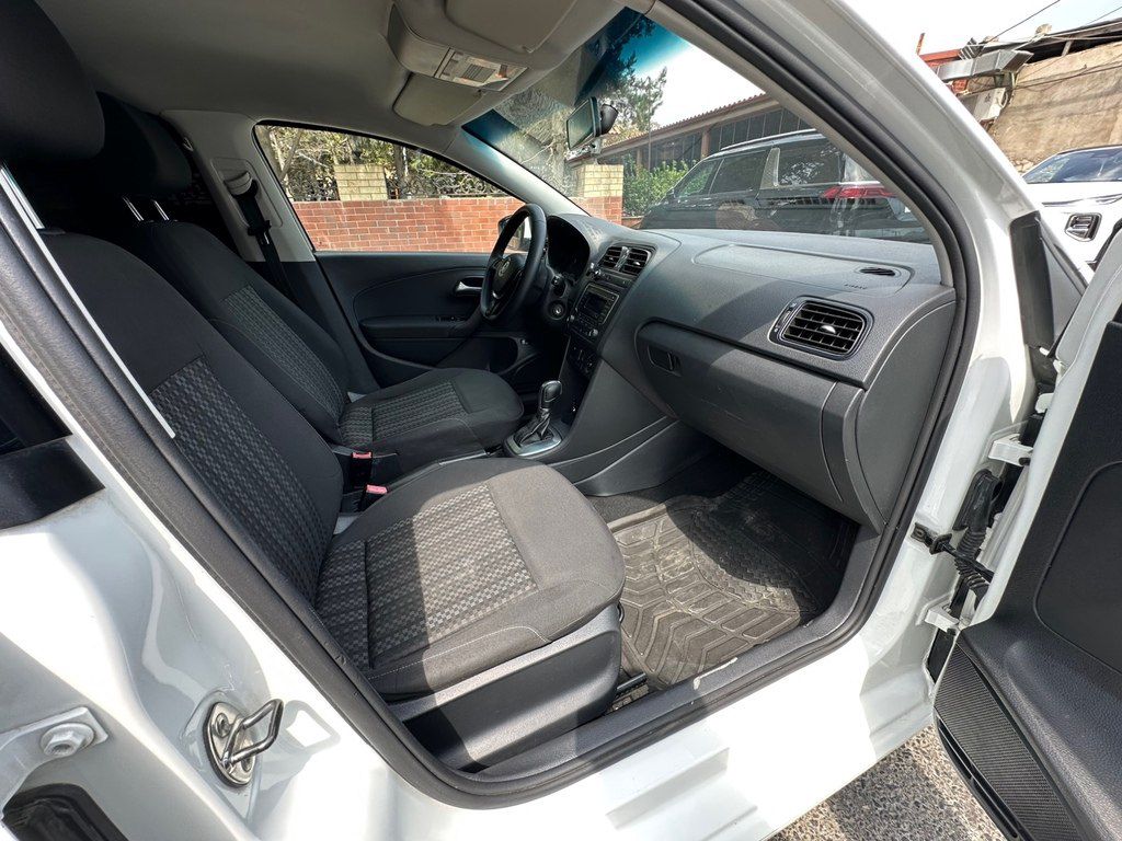 Volkswagen Polo, 1.6 L, 2018 il, 129 000 km — Avtomobillər, Bakı (9)