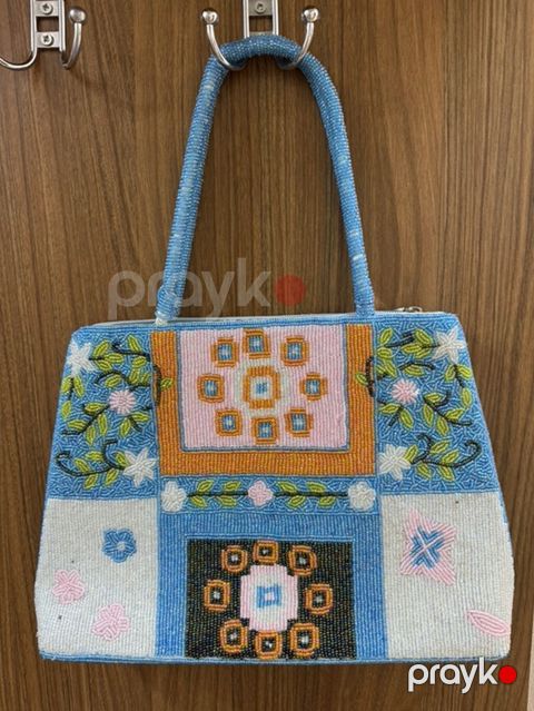 Bəzəkli qadın çantası – əl işi muncuq naxışlı - Dizayn: Patchwork — Bakı