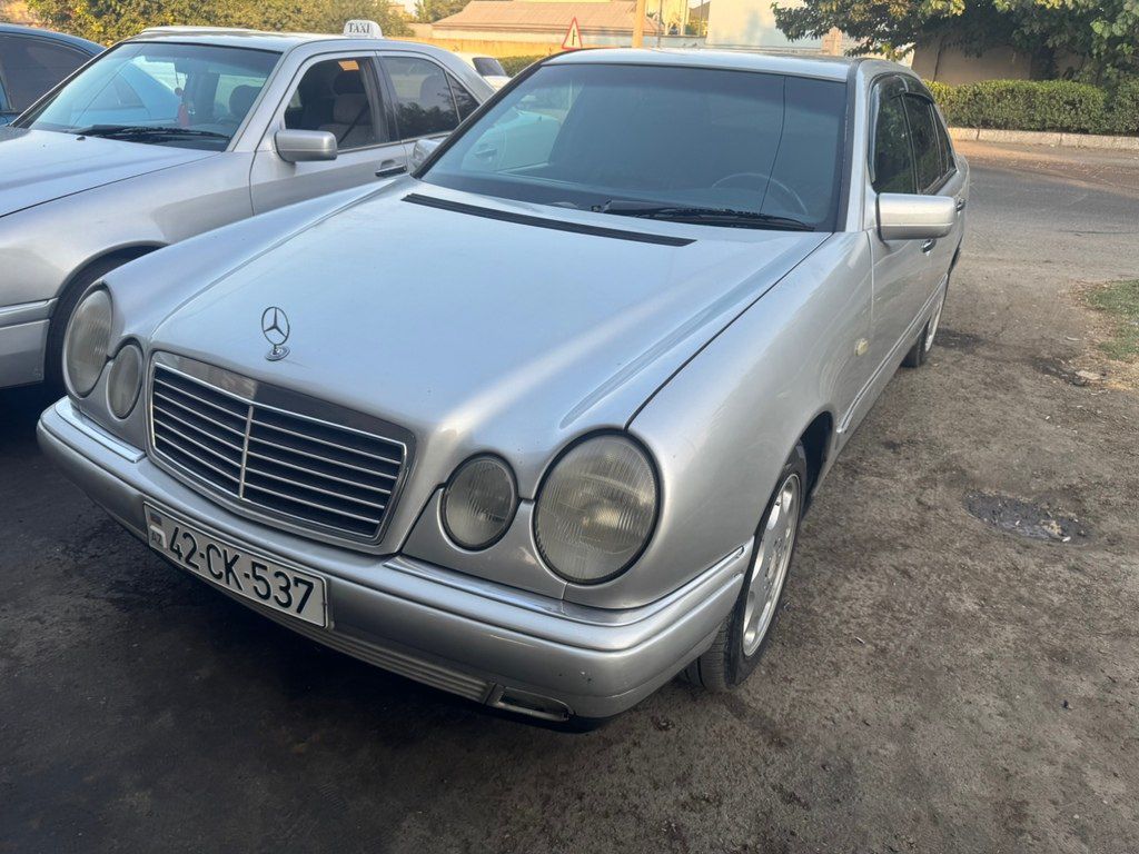 Mercedes E 200, 2.0 L, 1996 il, 584 965 km — Avtomobillər, Bərdə (2)