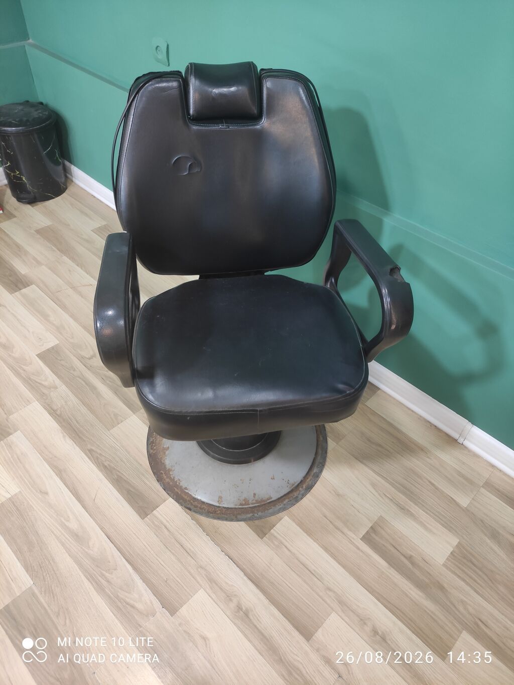 Peşəkar bərbər salonu kreslosu - Material: qara rəngli süni dəri — Mebel, Bakı (2)