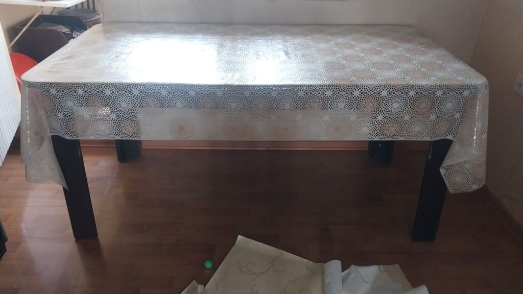 Qara rəngli, düzbucaqlı formalı yemək masası. Sadə və səliqəli dizayna — Masalar, Bakı (2)