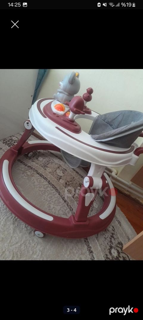 Baby walker firmasınındır. cəmi 1 ay işlənib təp təzədir. işıqları və