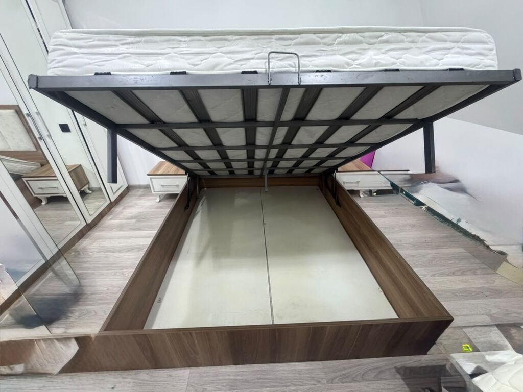 3 ay işlədilib. 650 manata satılır . Matras və əlavə döşək üstündə — Mebel, Bakı (5)