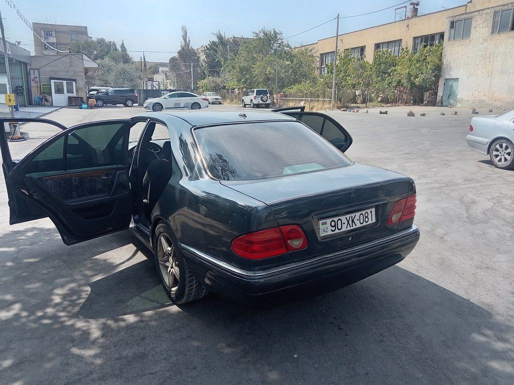 Mercedes E 240, 2.4 L, 1998 il, 306 769 km — Avtomobillər, Bakı (3)