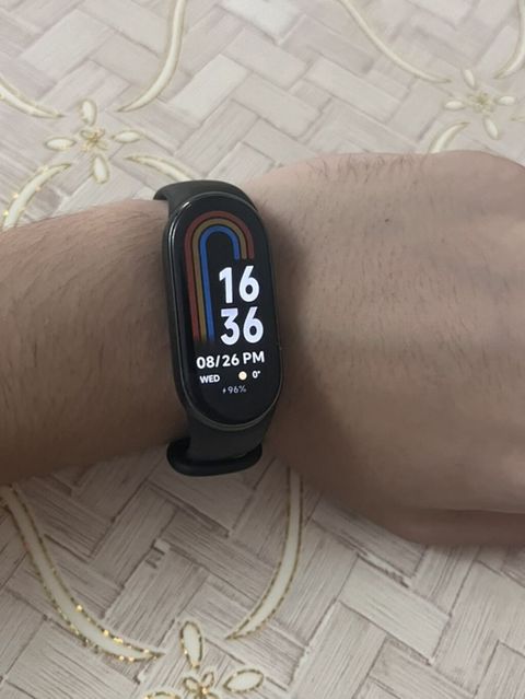 Qara rəngli Xiaomi smart band fitness qolbağı. Məhsulun görünən — Bakı
