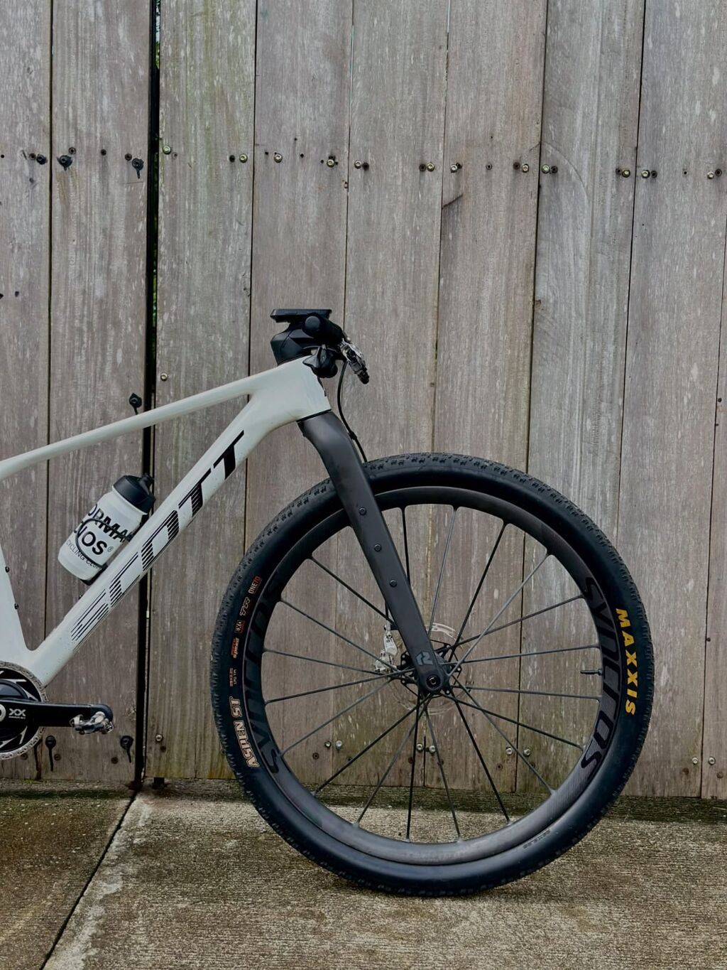 Scott markalı gravel/dağ tipli velosiped. Ağ rəngli yüngül və — Dağ velosipedləri, İsmayıllı (3)