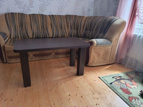 Qonaq otağı üçün künc divan və jurnal masası dəsti. İkisi birlikdə 100 — Mehdiabad