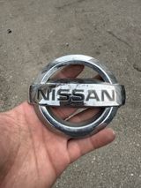 Nissan loqosu — Авто
