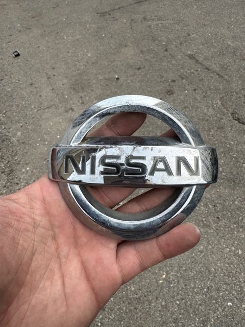 Nissan loqosu — Bakı