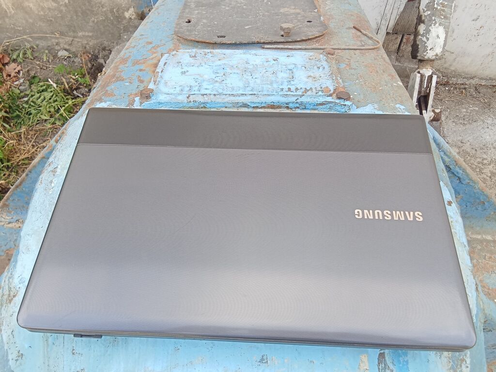 Samsung noutbuk. Böyük ekranlı korpusla təqdim olunur. Şəkillərdən — Samsung, Bakı (2)