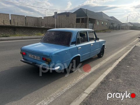 VAZ/Lada klassik sedan təqdim olunur. Avtomobil 4 qapılı kuzova