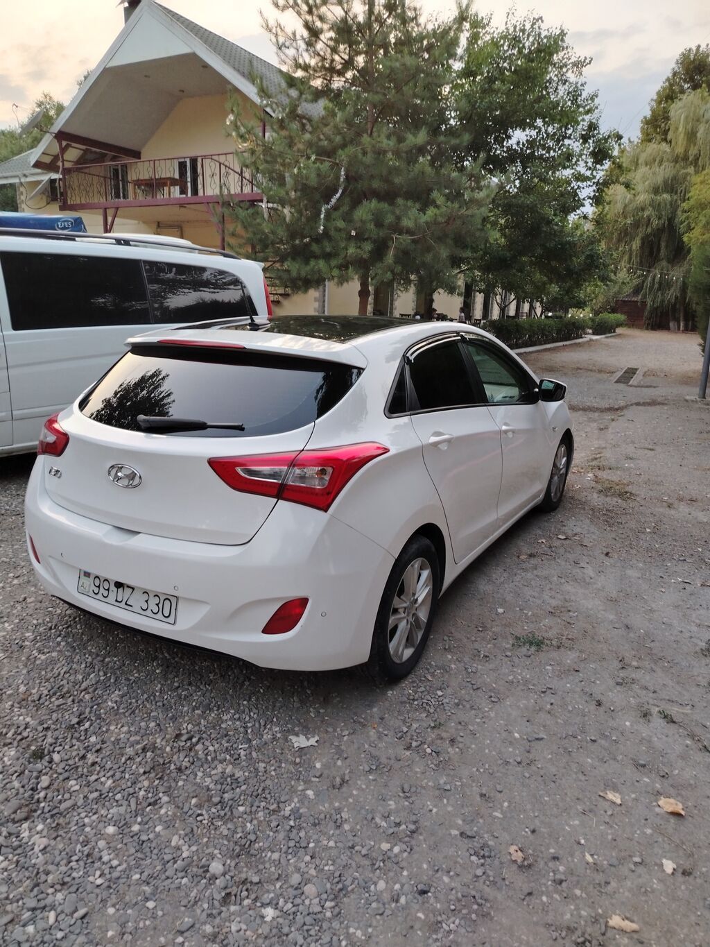 Hyundai i30 hetçbek, ağ rəngdə, müasir və dinamik kuzov xəttlərinə — Avto, Xudat (6)