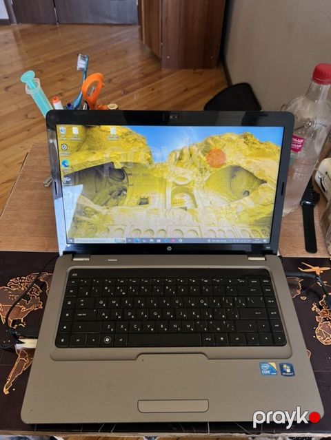 HP G62 noutbuk - Ekran: 15.6" HD (matris parlaq), yuxarıda inteqrə — Bakı