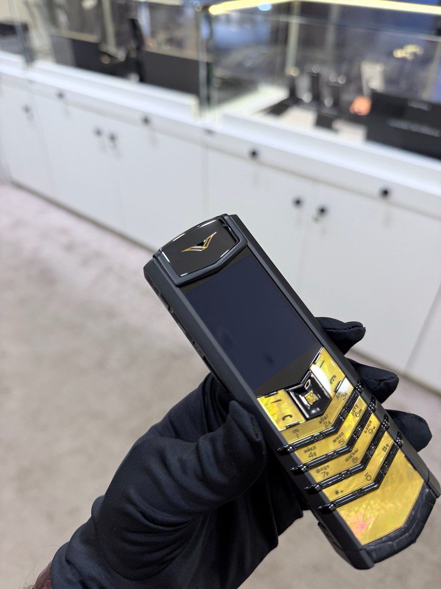 Vertu Signature S Design Sapphire Yellow Gold Black Alligator 4GB — Smartfonlar, Bakı (3)