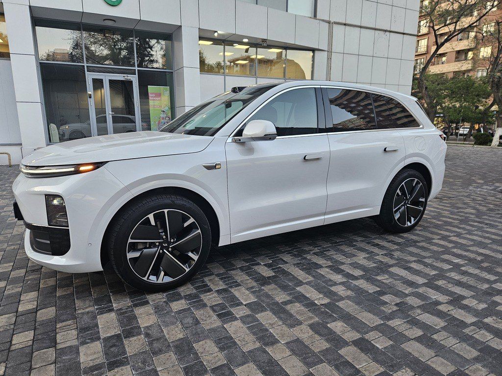 Li Auto L6, 1.5 L, 36.8 kWh, 2025 il, 4 000 km — Avtomobillər, Bakı (2)