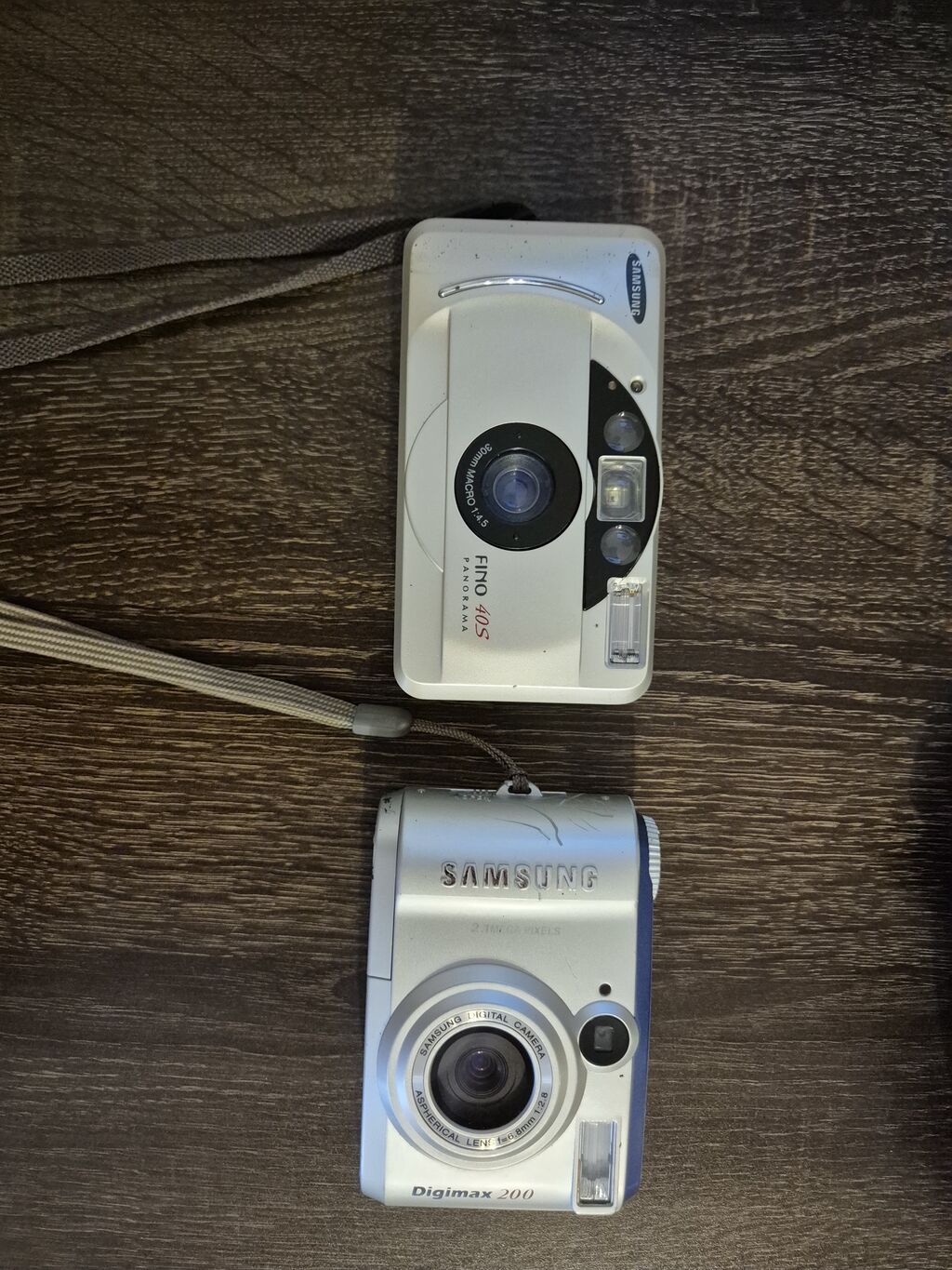 Samsung fotoaparat dəsti. Şəkillərdə 2 ədəd fərqli Samsung kamera — Elektronika, Bakı