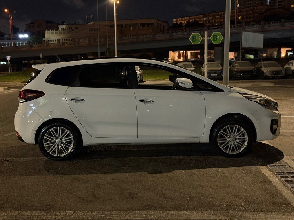 Kia Carens, 1.7 L, 2017 il, 285 000 km — Avtomobillər, Bakı (9)