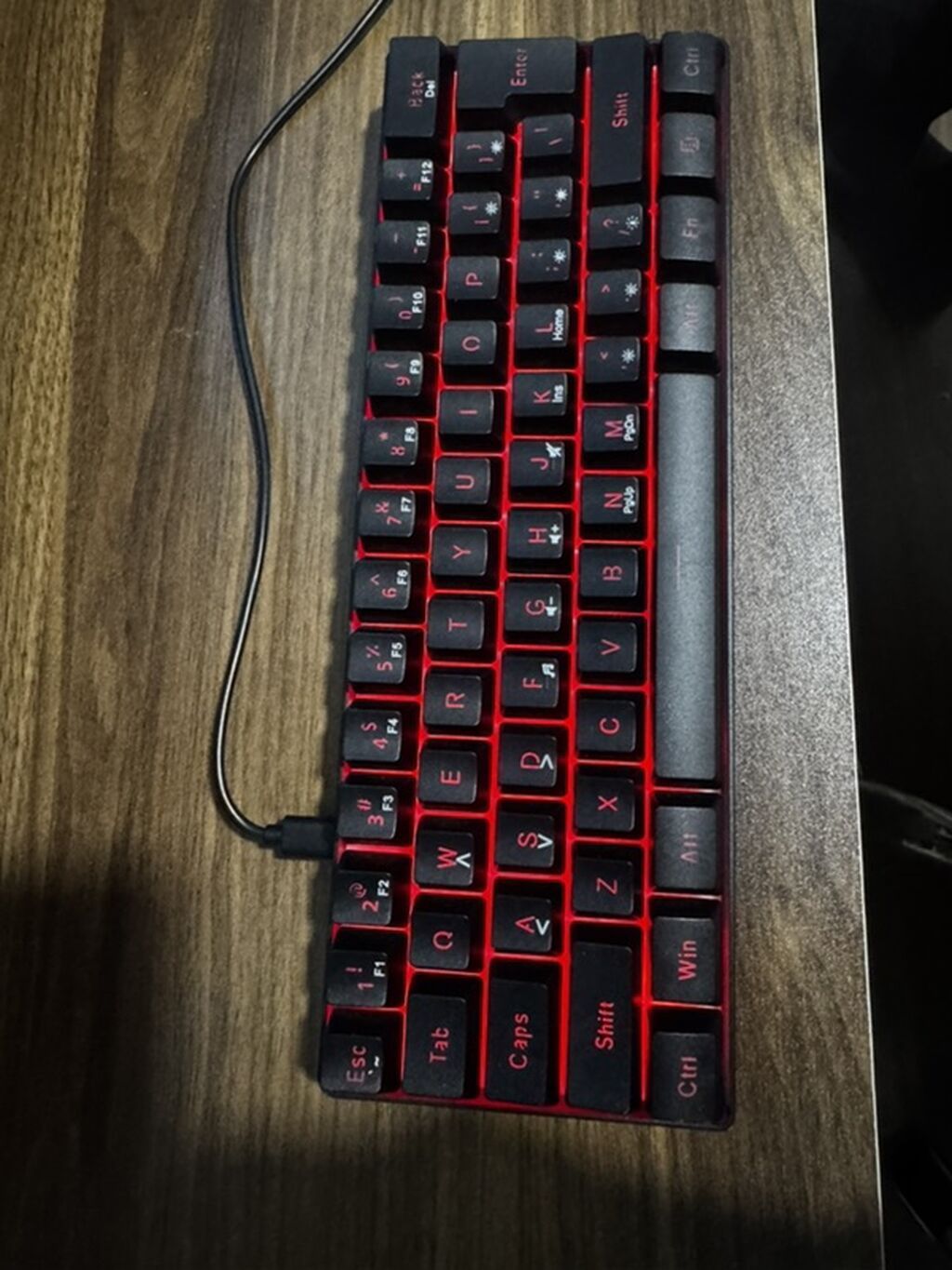 BW61 60% RGB Gaming Klaviatura Yenidir sadece acilib yoxlanilib — Elektronika, Bakı (2)
