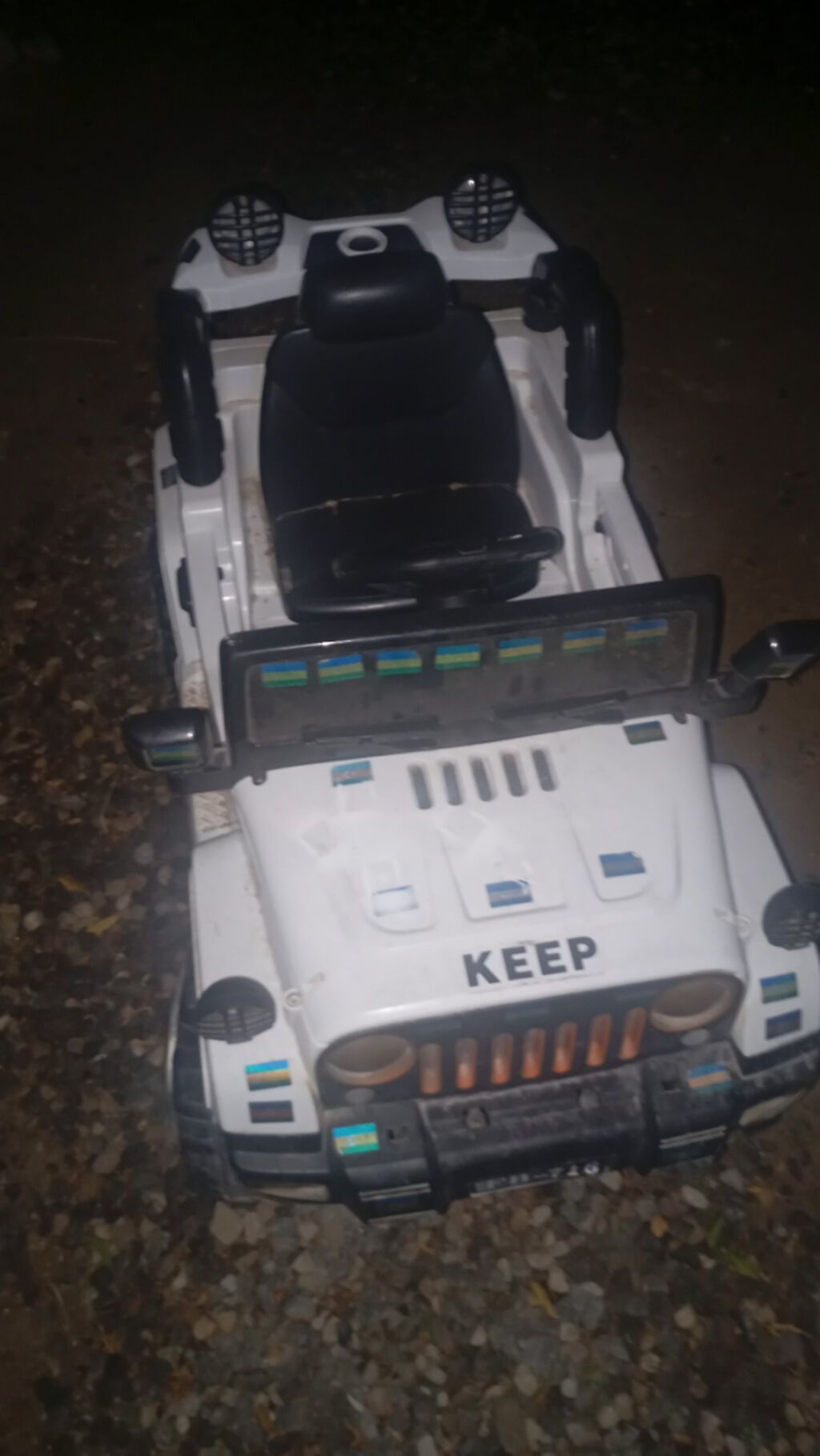 Uşaq üçün elektrikli oyuncağ maşın – Jeep üslubunda - Rəng: ağ-qara - — Mallar, Bakı