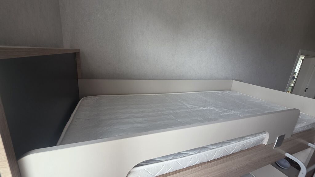 Oğlan və qız üçün, İşlənmiş, Çarpayı, Matras ilə, Siyirməsiz, Laminat — Mebel, Digah (3)