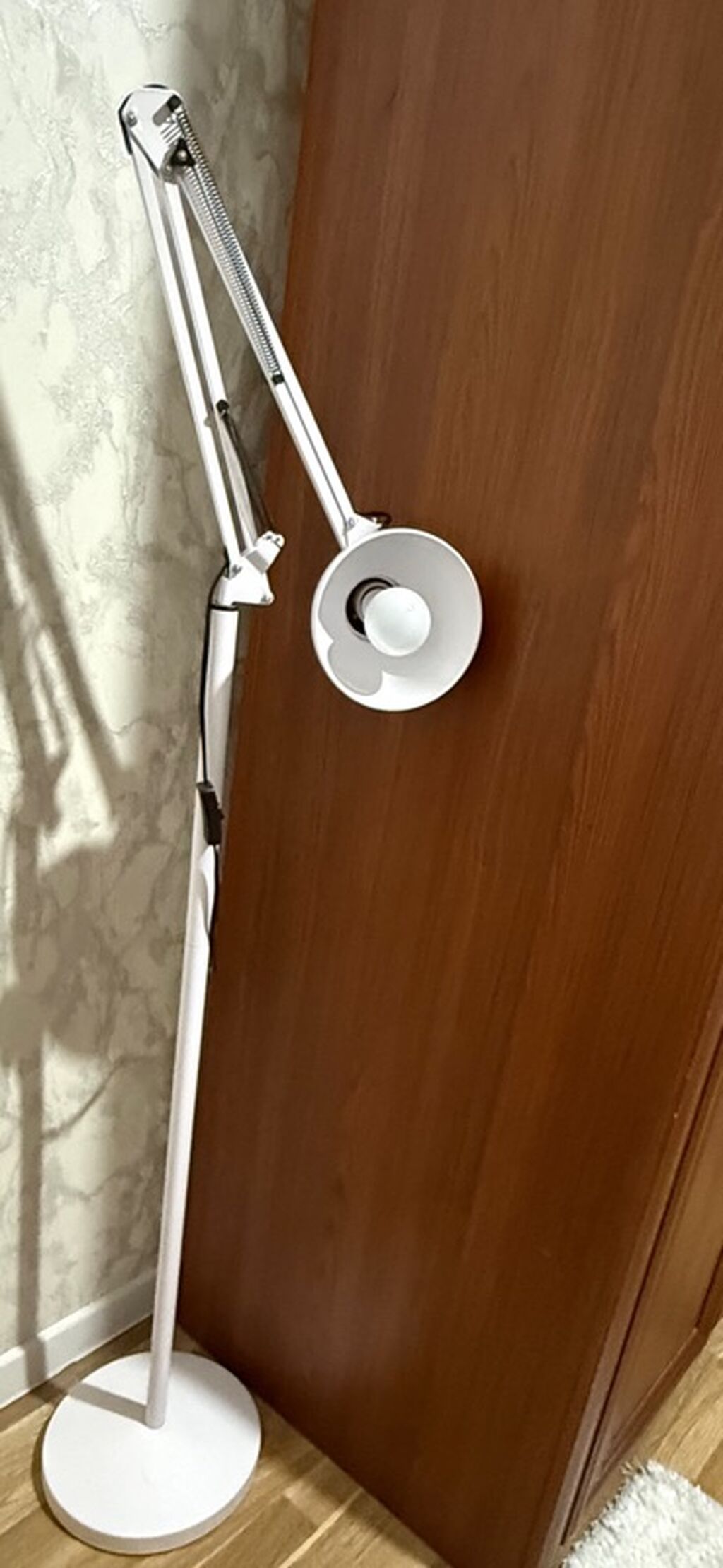 Ağ rəngli döşəmə tipli işıqlandırma lampası - Tip: tənzimlənən — İşıqlandırma, Bakı (2)