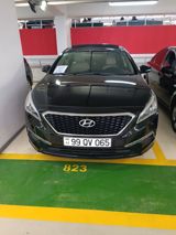 Hyundai Sonata sedan - Kuzov: qara rəng, aerodinamik xətlər, xrom ön — Cars