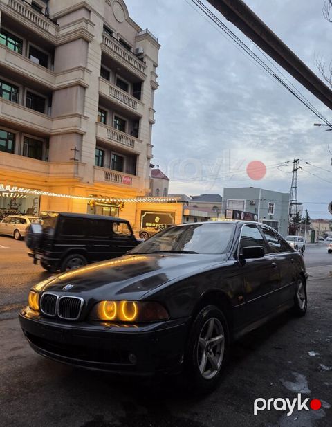 BMW 523, 2.5 L, 1997 il, 250 000 km