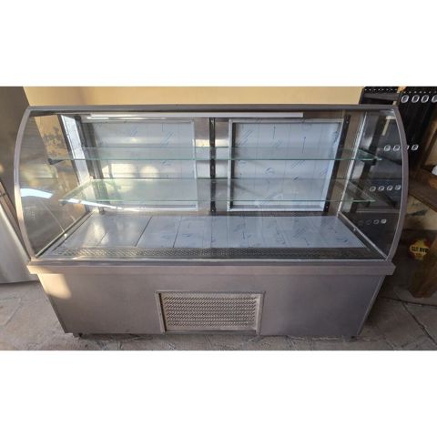 Vitrin soyuducu 650 azn.Eni 65s hundürü1.25s uzunu 1.80s. 3ay — Bakı