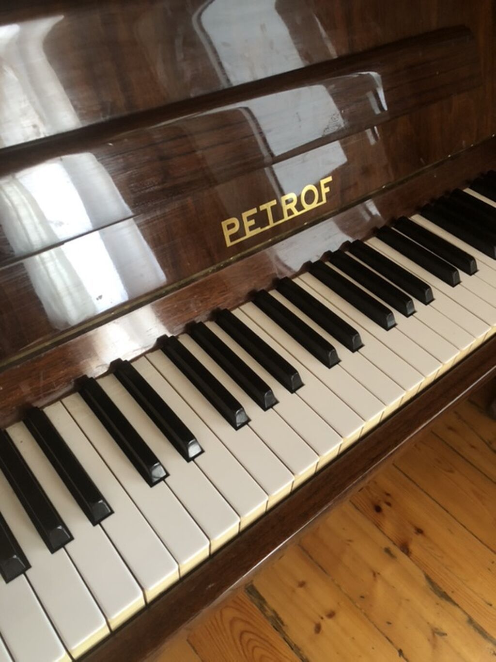 Petrof pianino – akustik, upright model. - Korpus: parlaq qəhvəyi — Mallar, Gəncə (3)