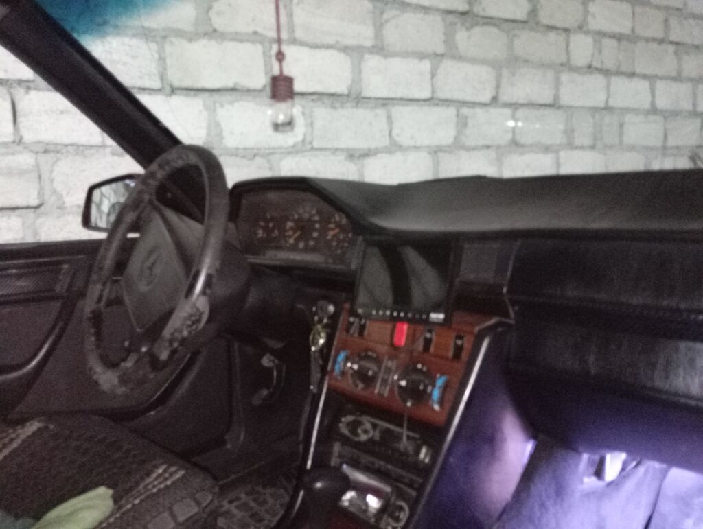 Mercedes-Benz W124: 3 l 1993 il Sedan — Avto, Ucar (3)